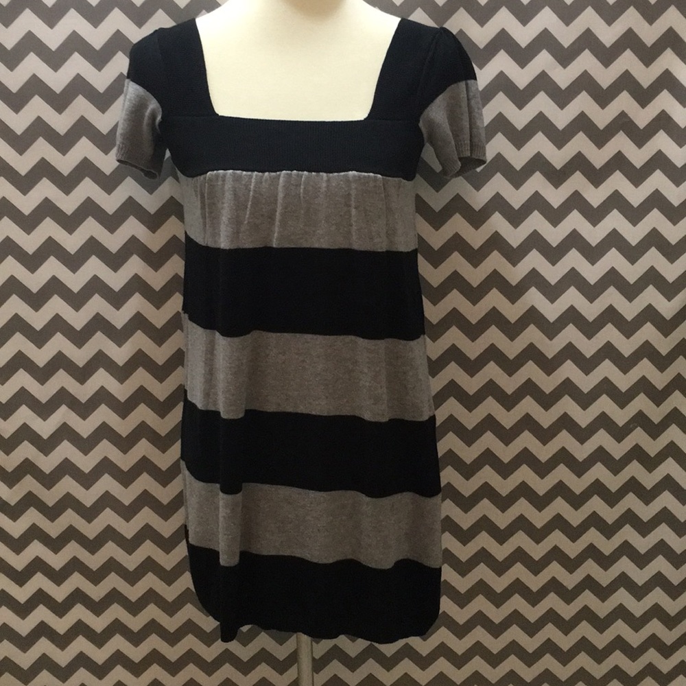 WISHES WISHES WISHES Size Small‎ sweater dress